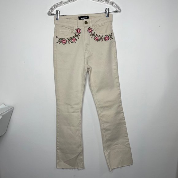 💗Desigual Women’s Denim Cream Pants Embroidered Amore Floral Size EUR 36 - Picture 2 of 13